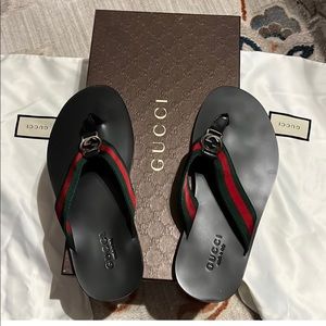 Authentic Gucci Web Strap Thong
Sandals FlipFlops Flip Flops Size 7 USA
Size 8.5